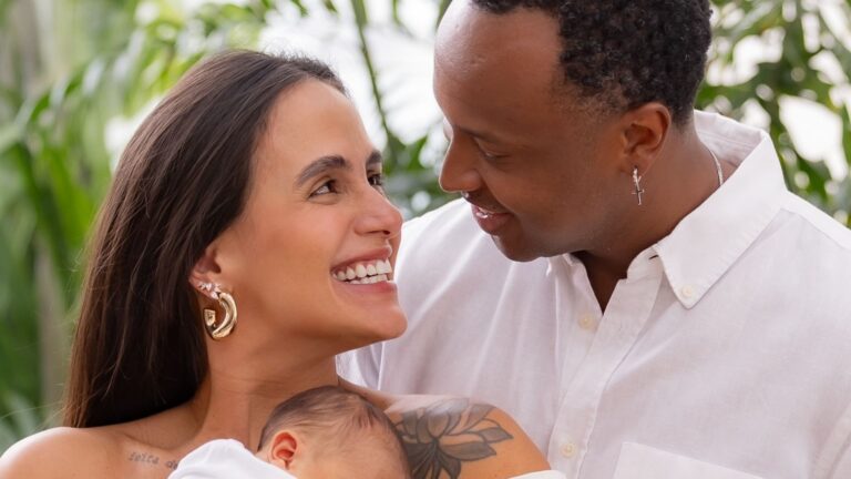 Thiaguinho e Carol Peixinho se declaram no 1º mês do filho: ‘Amor mais puro’