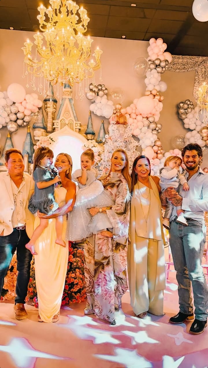 Virginia e Zé Felipe comemoram juntos o aniversário da filha - 