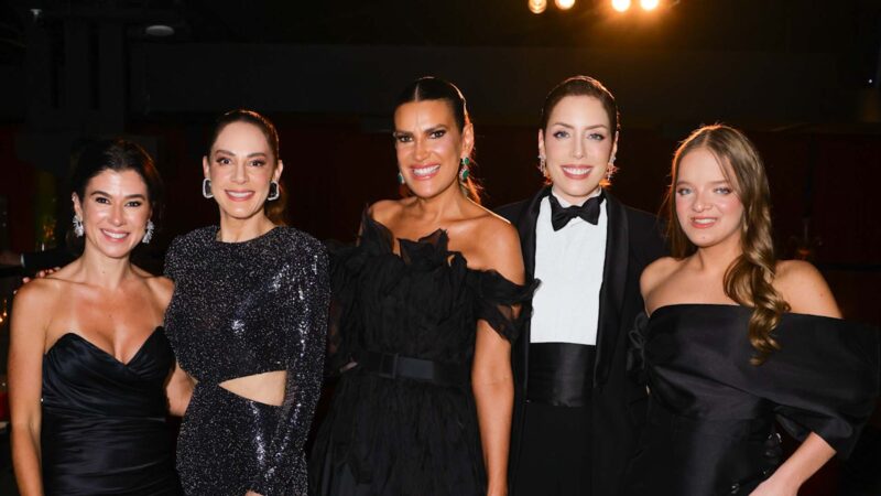 Veja os looks dos famosos na festa de Natal de Andrea Guimarães