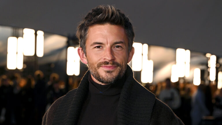 Jonathan Bailey é eleito o homem mais sexy do mundo; saiba quem é