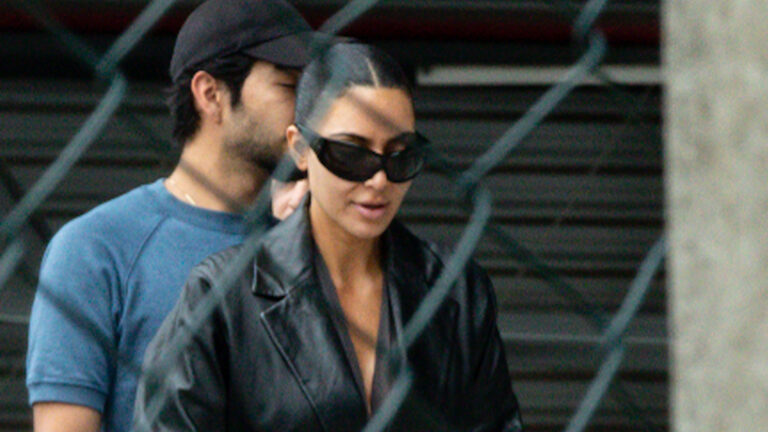 Ela chegou! Kim Kardashian desembarca no Rio de Janeiro