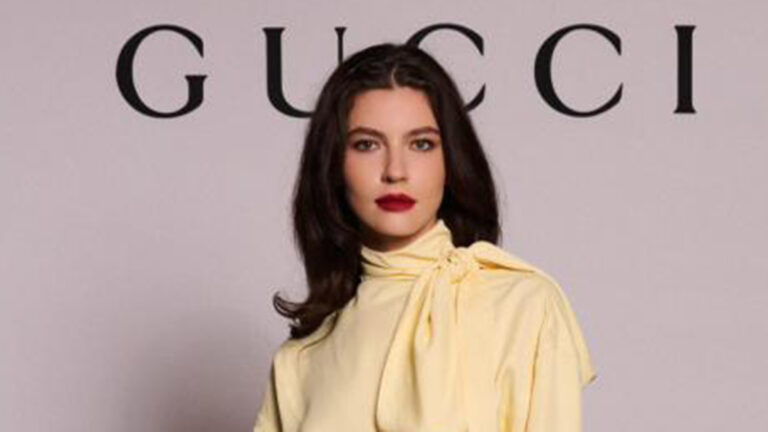 Alanis Guillen prestigia evento em SP e celebra o encontro da Arte e da Moda