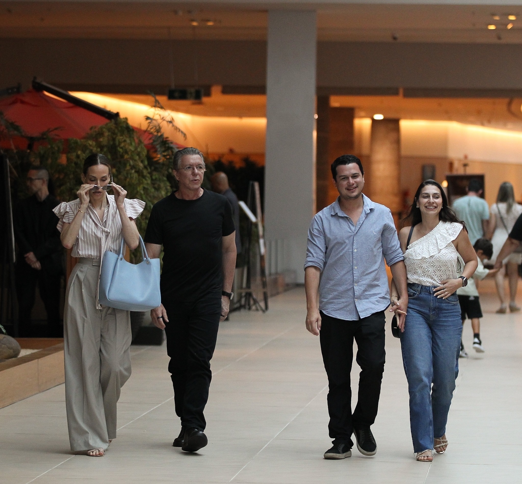 Boninho com o filho, a esposa e a nora - Foto: Edson Aipim / Agnews