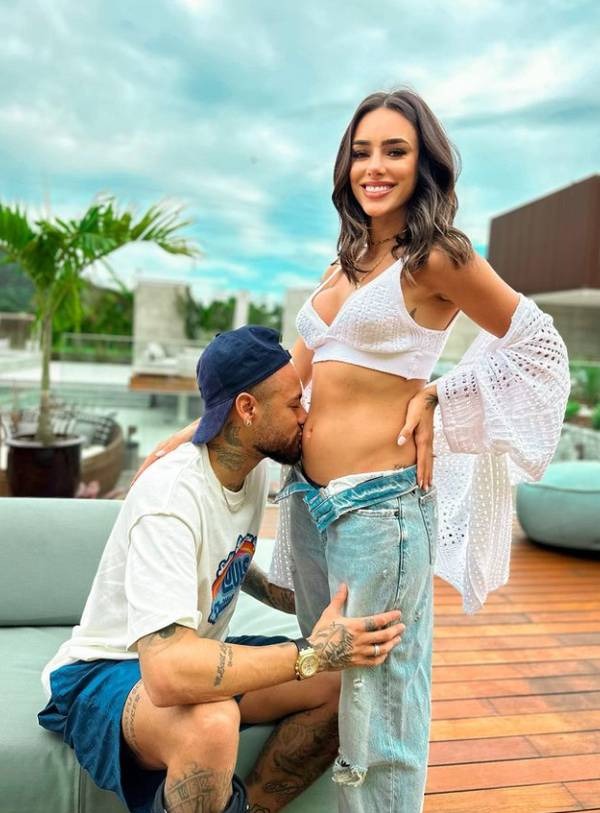 Bruna Biancardi e Neymar Jr anunciaram gestação de Mavie em 2023 - Foto: Reprodução / Instagram @neymarjr 