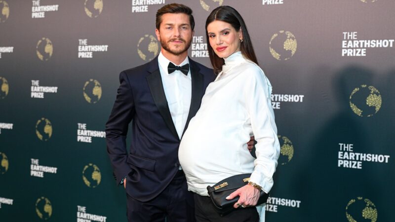 Camila Queiroz e Klebber Toledo no Prêmio Eartshot - Foto: Victor Chapetta/BrazilNews