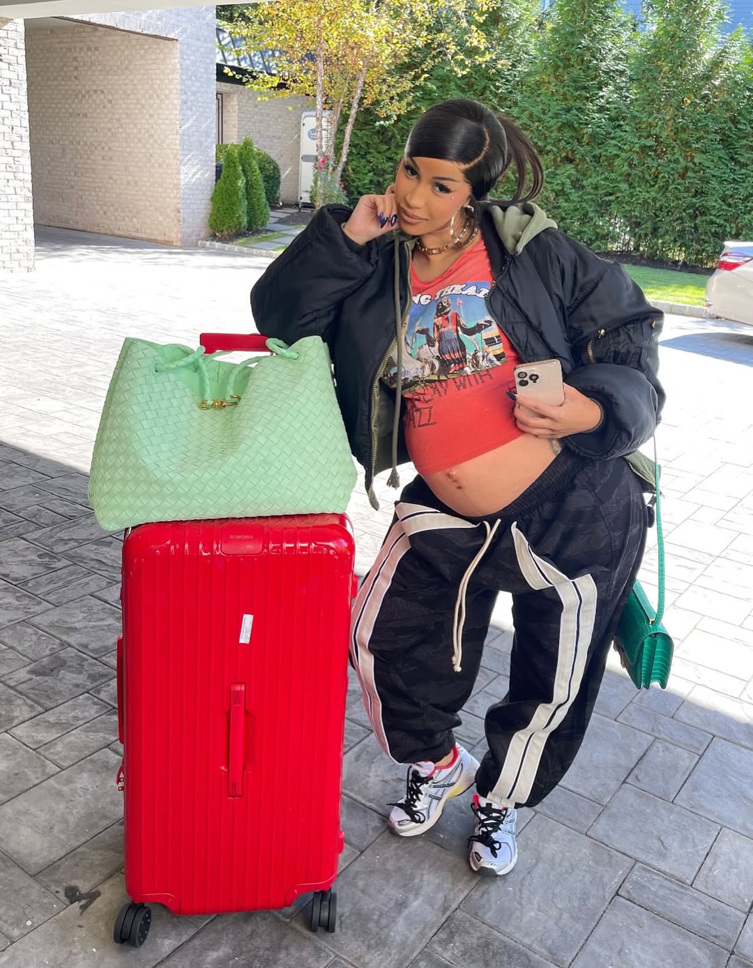 Cardi B é mãe de quatro crianças - Foto: Reprodução / Instagram @iamcardib