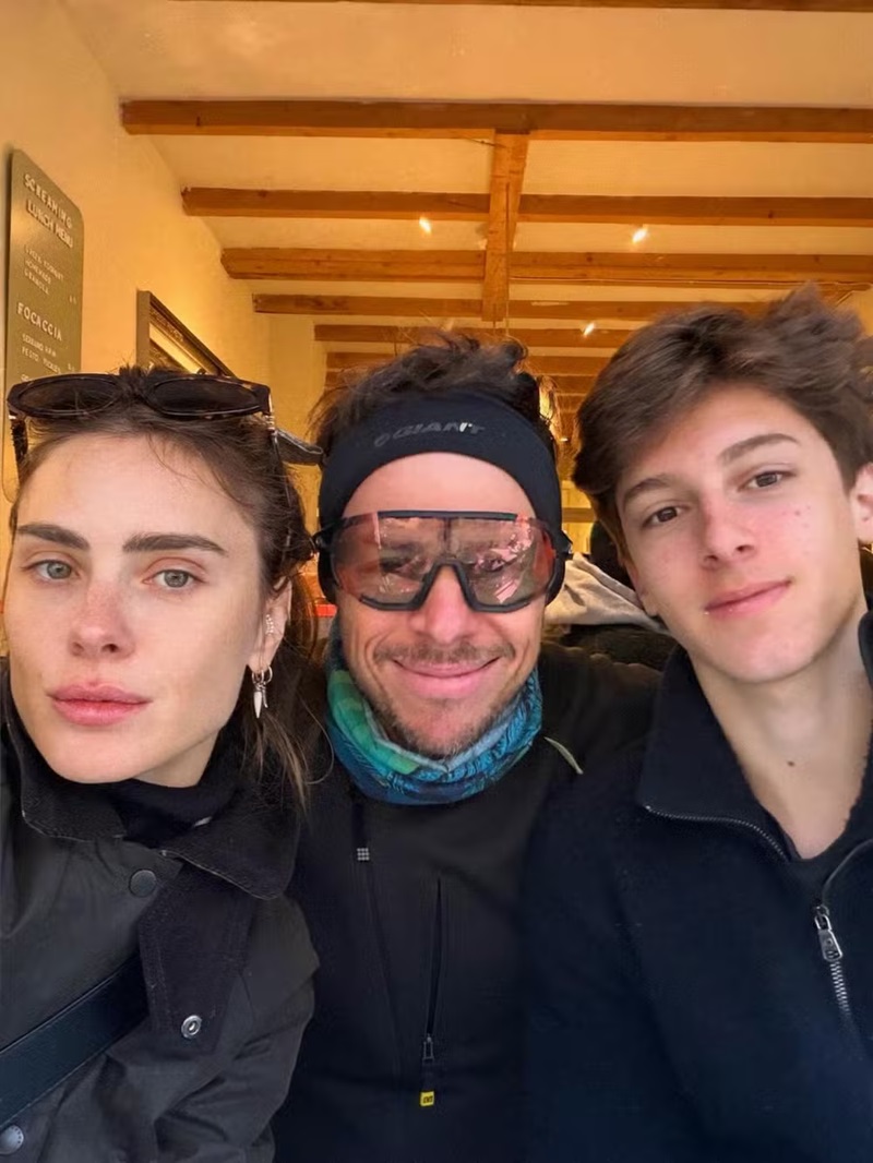 Carolina Dieckmmann com a família - Foto: Instagram/@loracarola