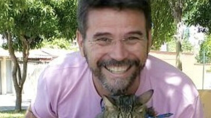 Apresentador César Fire passa por cirurgia após acidente de moto
