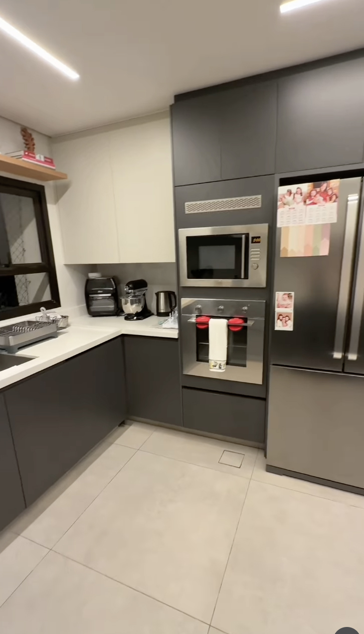 Cozinha do apartamento de Fabiana Justus - Foto: Reprodução / Instagram