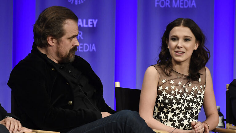 A denúncia de Millie Bobby Brown contra David Harbour: Entenda o que aconteceu
