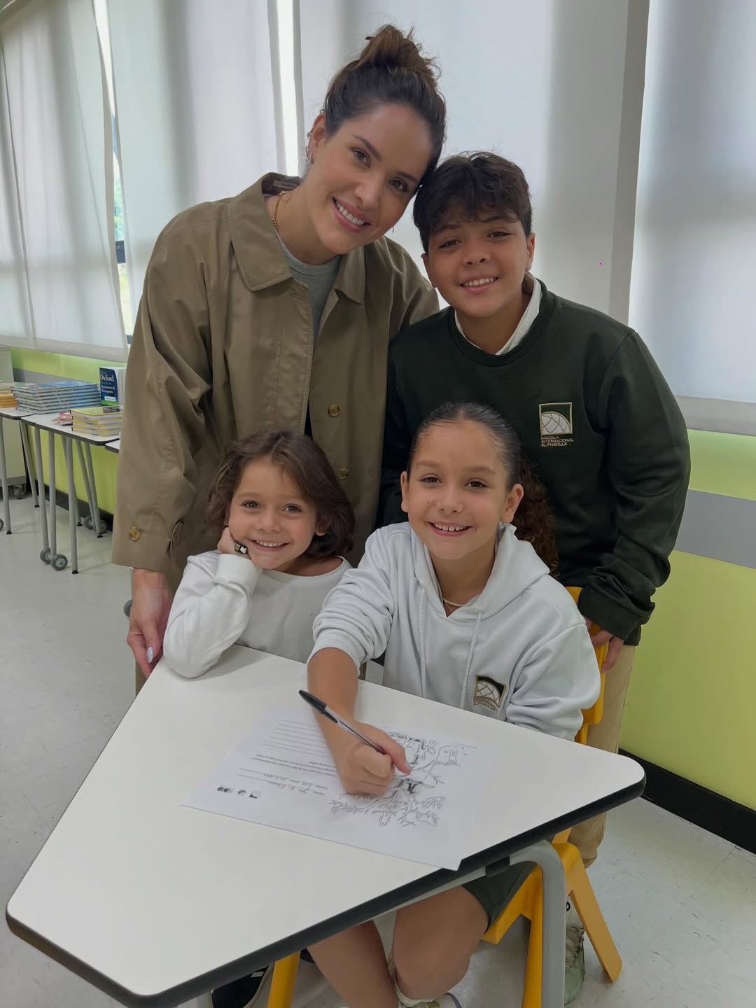 Thyane Dantas, esposa de Wesley Safadão, com os filhos e o enteado - Foto: Reprodução / Instagram @thyane 