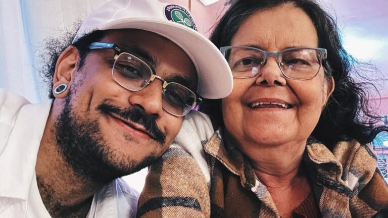 Ex-BBB João Luiz Pedrosa comove ao se despedir da mãe: ‘Tentar ficar bem’