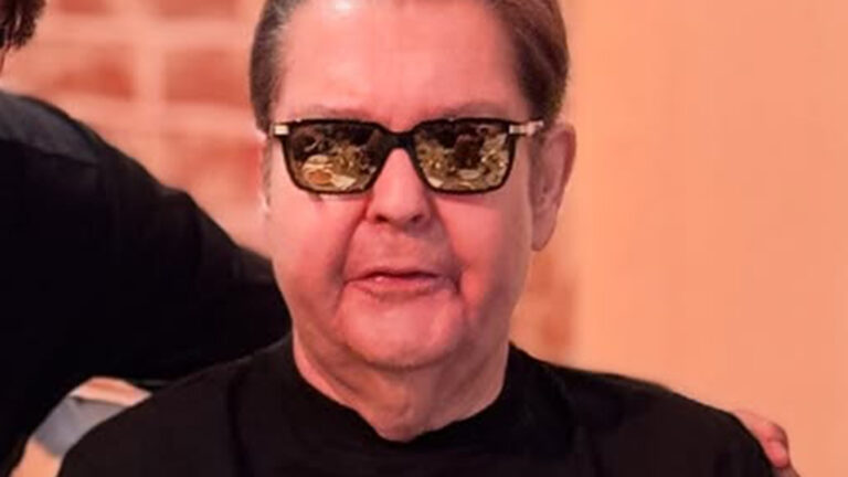 Faustão surge de óculos escuros na festa de Muricy Ramalho