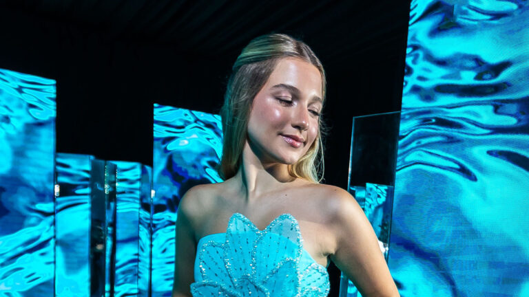 Sofia Schaadt celebra seus 15 anos com festa luxuosa