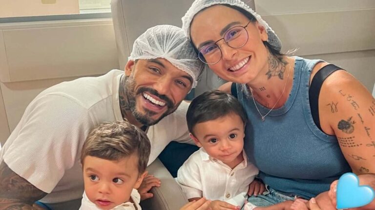 Filhos de Clara Maia e André Coelho conhecem o irmão na UTI; veja o encontro emocionante