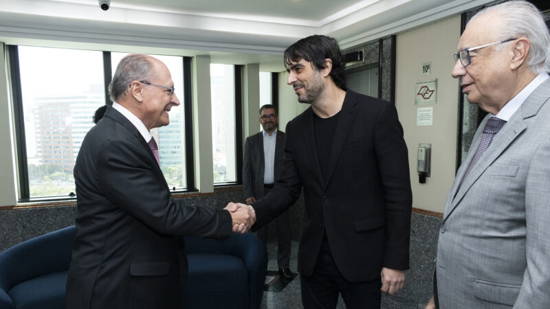 Geraldo Alckmin (vice-presidente do Brasil), Luis Maluf (presidente da Editora Perfil Brasil) e José Roberto Maluf (Diretor do Instituto Não Aceito Corrupção e apresentador do programa Perfil Poder) - Foto: Taii Amarall (@taiiamarall)