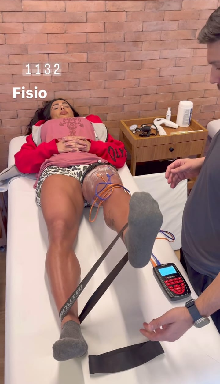Gracyanne Barbosa mostra fisioterapia