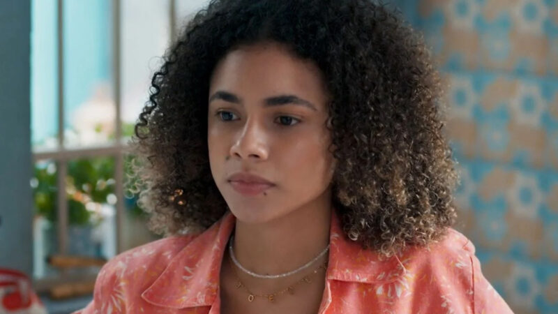 Joélly (Alana Cabral) na novela Três Graças - Foto: Reprodução / Globo