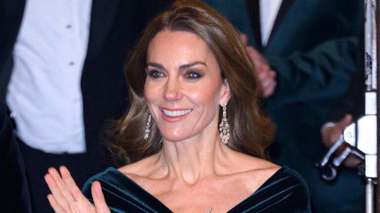 Estilista revela protocolo inusitado da realeza após Kate Middleton escolher o look feito por ele