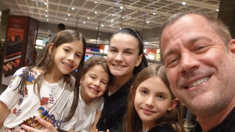 Malvino Salvador e Kyra Gracie falam sobre a rotina com os três filhos: ‘Bem intensa’
