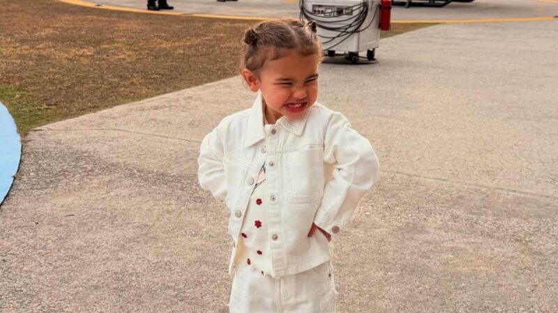 Astróloga destaca o jeito carismático de Mavie, filha de Neymar: 'Artista'
