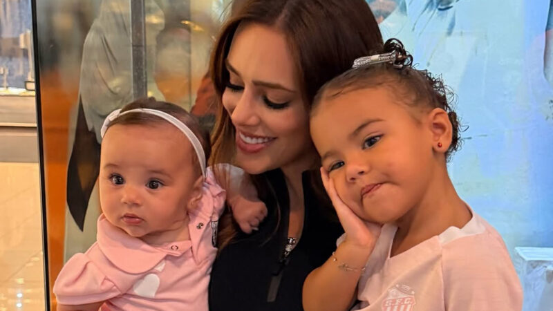 Bruna Biancardi exibe momento de carinho entre as duas filhas, Mel e Mavie