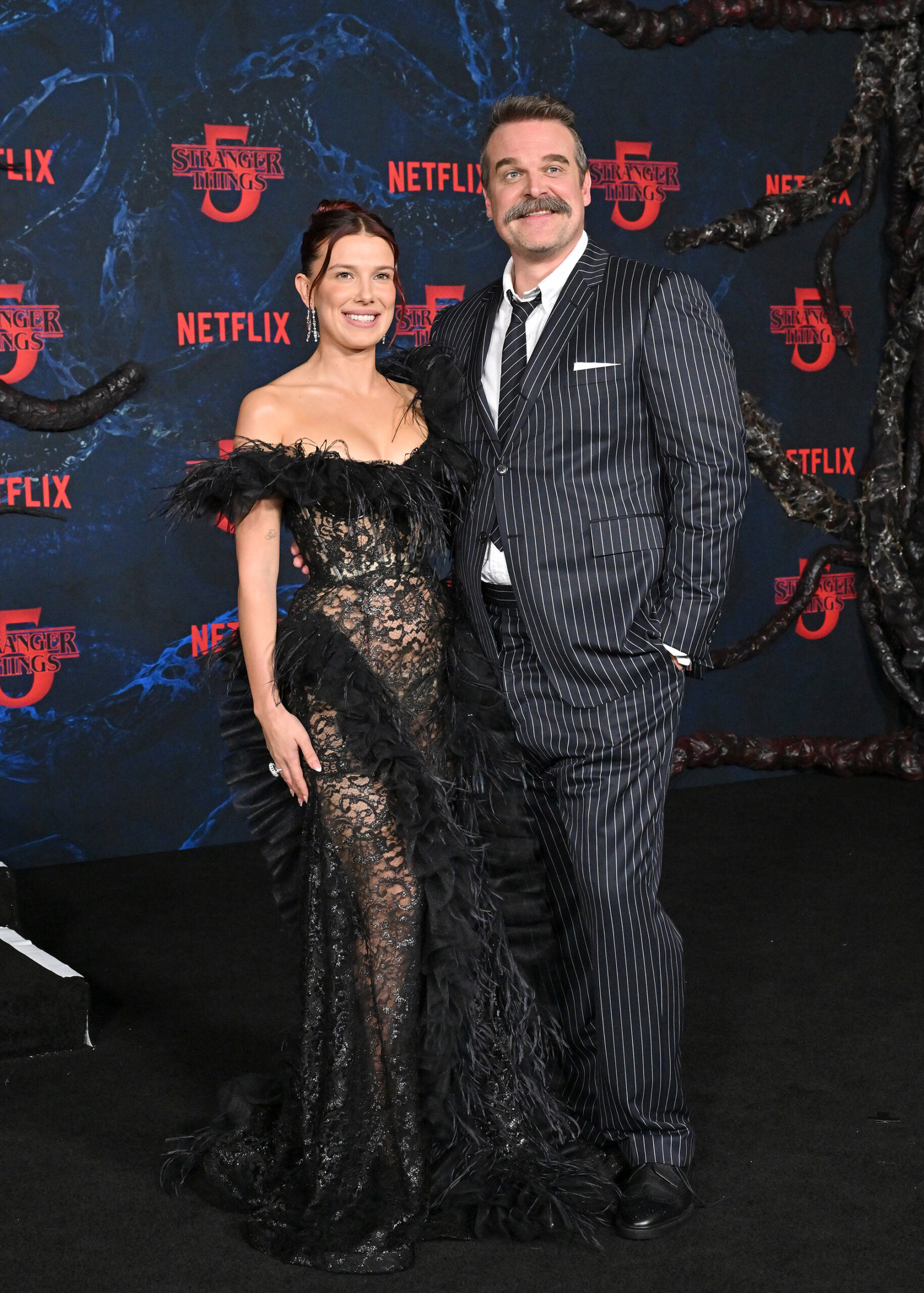 Millie Bobby Brown e David Harbour - Foto: Getty Images
