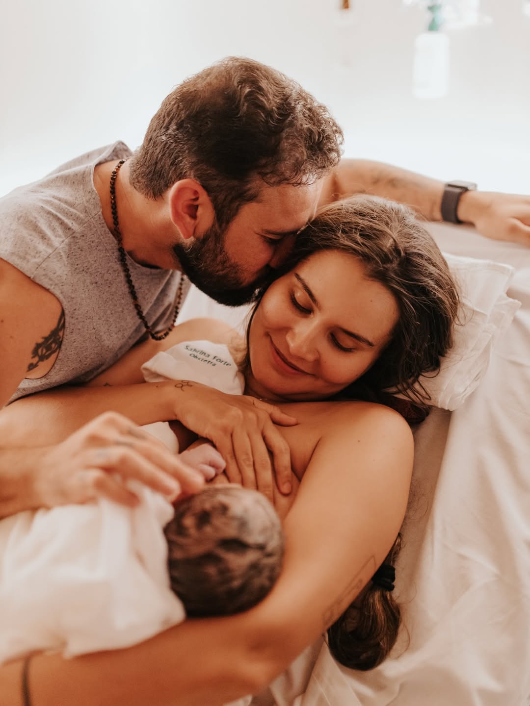 Bráulio Bessa e Camila Mendes são pais de Tereza - Foto: Reprodução / Instagram @brauliobessa @camilla.albano