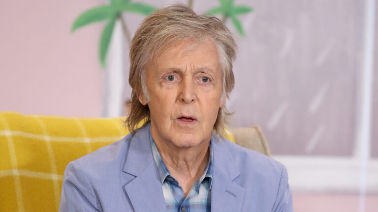 Paul McCartney descreve o momento em que soube da morte de John Lennon