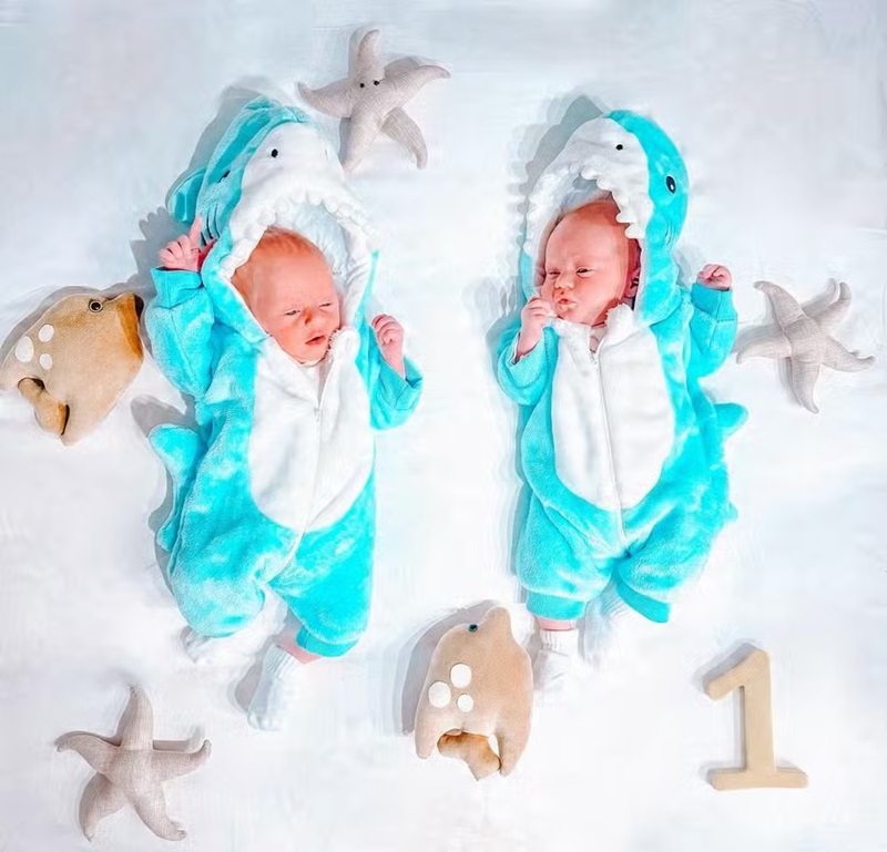 Ex-BBB Paulinha Leite comemora primeiro mêsversário dos filhos gêmeos — Foto: Reprodução/Instagram @paulinhaleittee
