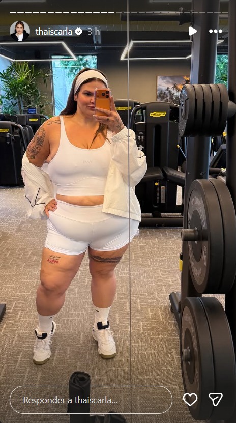 Thais Carla mostra look justinho em academia - Foto: Reprodução / Instagram @thaiscarla