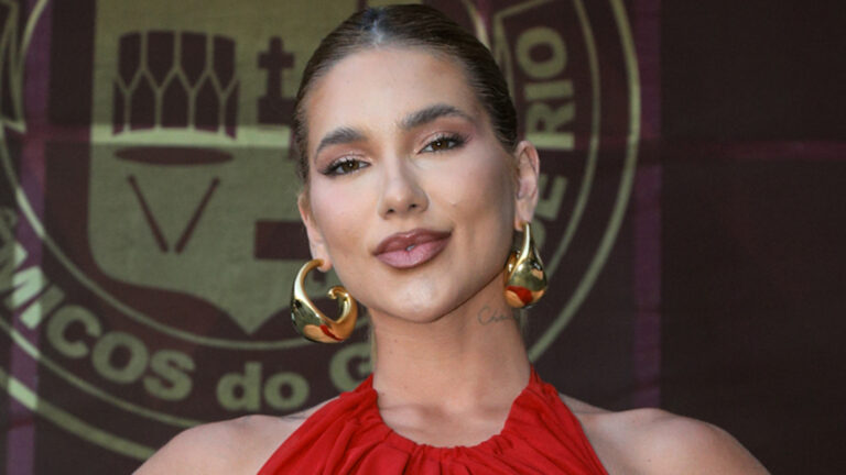 Virginia reage aos rumores de que a Grande Rio estaria chateada com ela