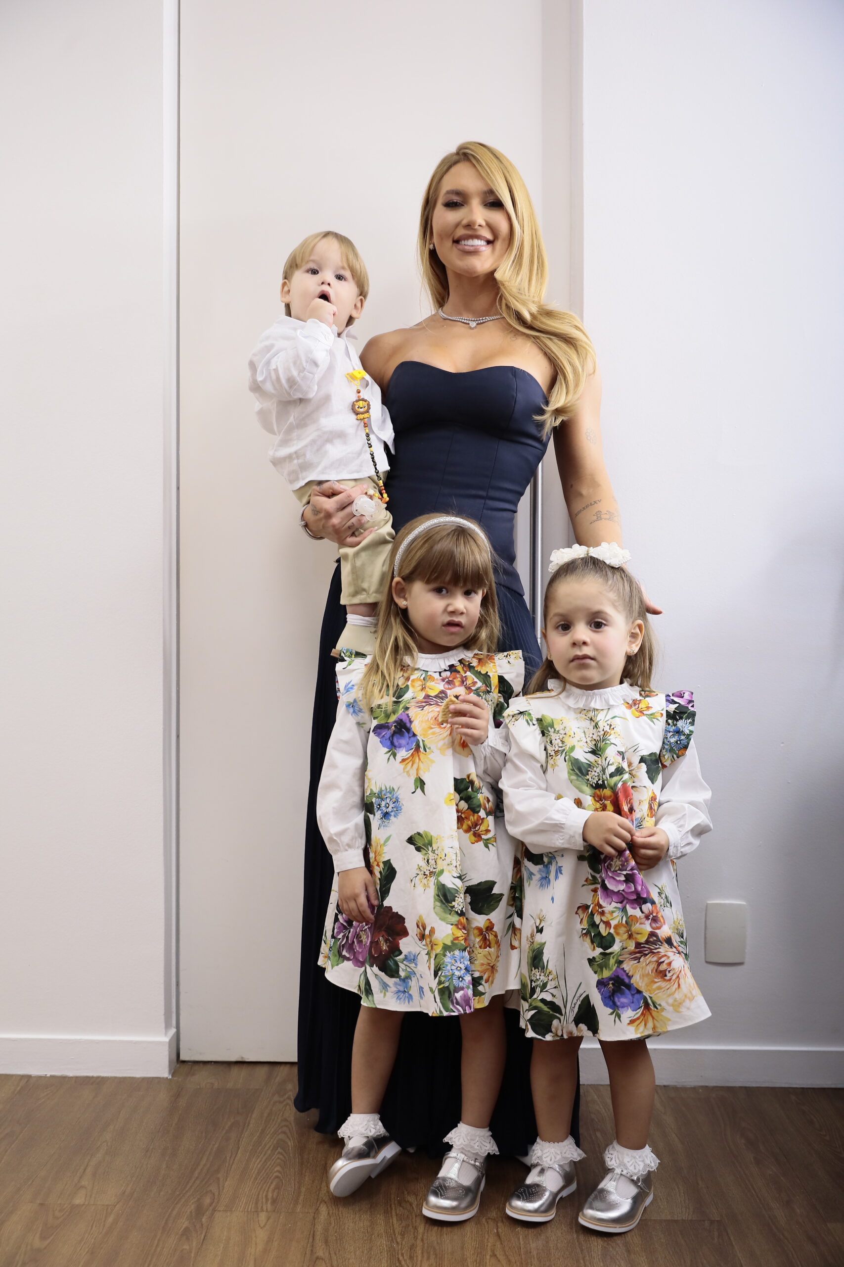Virginia com os 3 filhos: José Leonardo, Maria Alice e Maria Flor - Foto: Rogerio Pallatta / SBT 