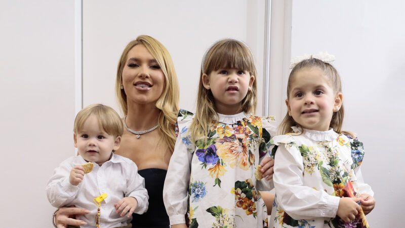 Virginia com os 3 filhos: José Leonardo, Maria Alice e Maria Flor - Foto: Rogerio Pallatta / SBT