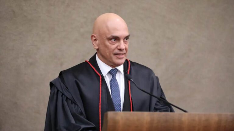 Alexandre de Moraes comemora 57 anos; conheça a esposa e os filhos do ministro