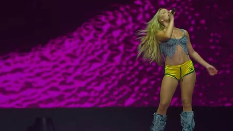 Quem é a cantora que faz 28 anos e está revolucionando o universo da maquiagem?