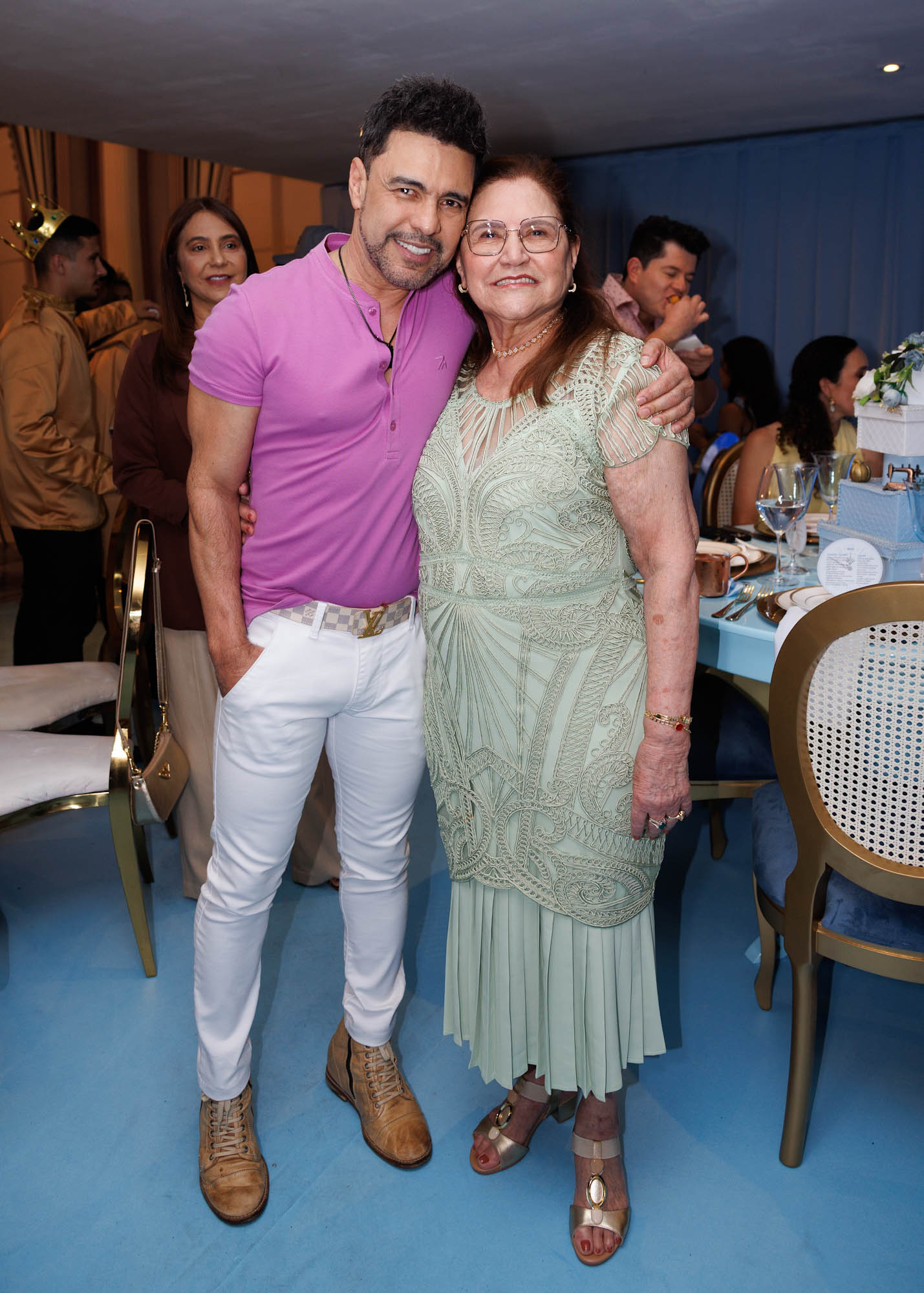Zezé Di Camargo com a mãe - Foto: Brazil News