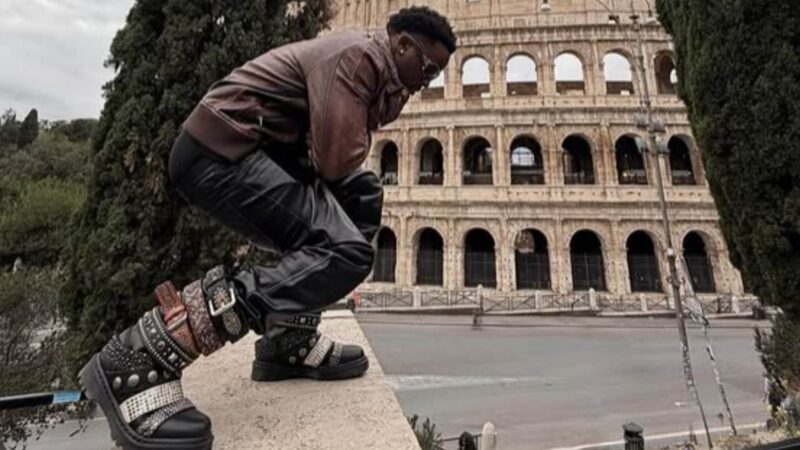 Youtuber chega aos 24 anos com desabafo de saúde mental e conquista de 8,5 milhões em faturamento