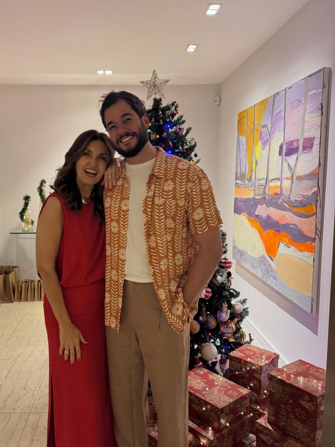 Fátima Bernardes com os filhos e o namorado — Foto: Reprodução Instagram @fatimabernardes
