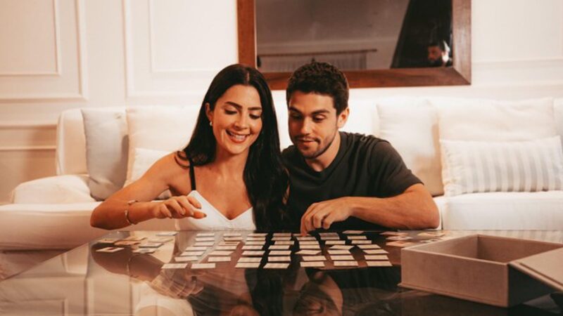 Novelas verticais são as queridinhas do momento? Confira tudo o que se sabe sobre esse universo