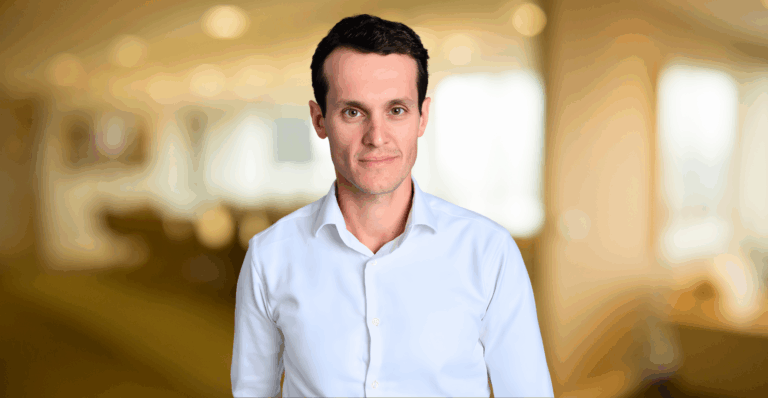 Dr. Paulo Randal une cirurgia da mão, esporte e cuidado integral