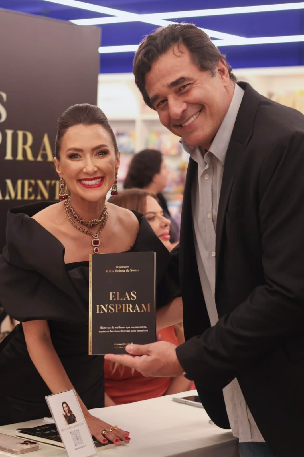 Katia Helena Souza e Luciano Szafir - Foto: Divulgação