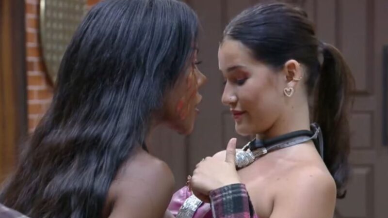 Carol e Duda em A Fazenda 17 - Foto: Reprodução / Record TV