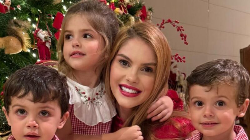Bárbara Evans posta fotos em família