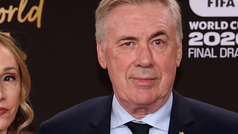 Esposa de Carlo Ancelotti, da Seleção, chama a atenção com look na cor do ano da Pantone
