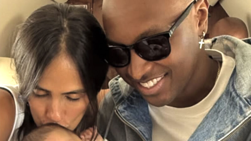 Carol Peixinho e Thiaguinho exibem foto inédita do rosto do filho