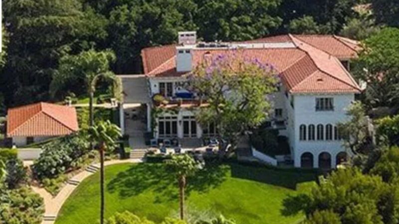 Como são as casas de grandes celebridades antes e depois da fama?