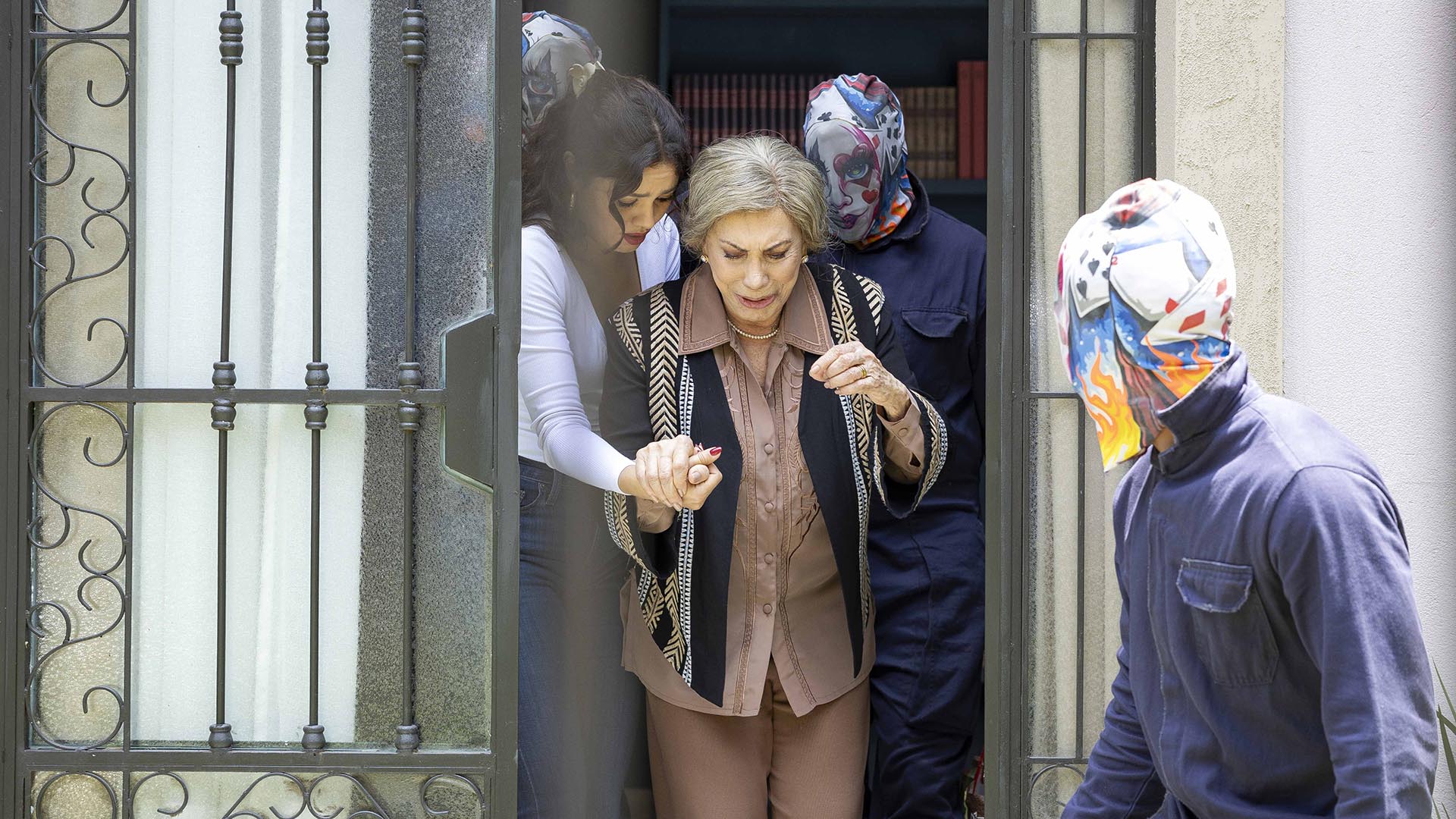 Cena do plano de Gerluce para expropriar a estátua - Foto: Globo / Manoella Mello