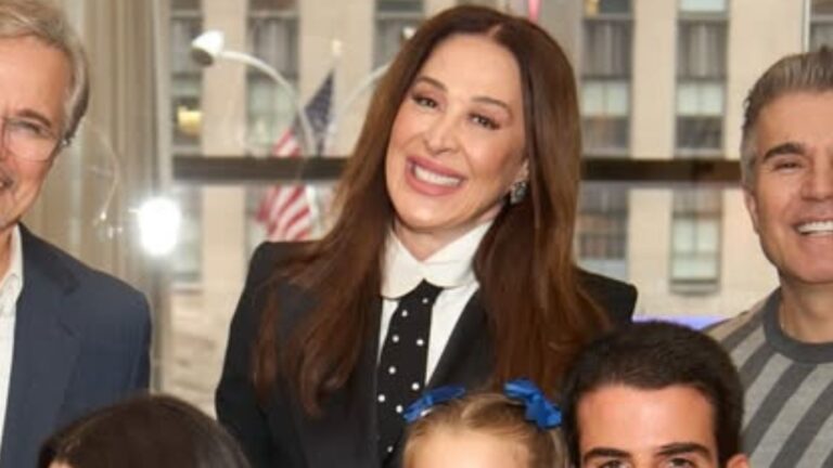 Claudia Raia reúne o atual marido, ex e filhos em foto de família; fotos