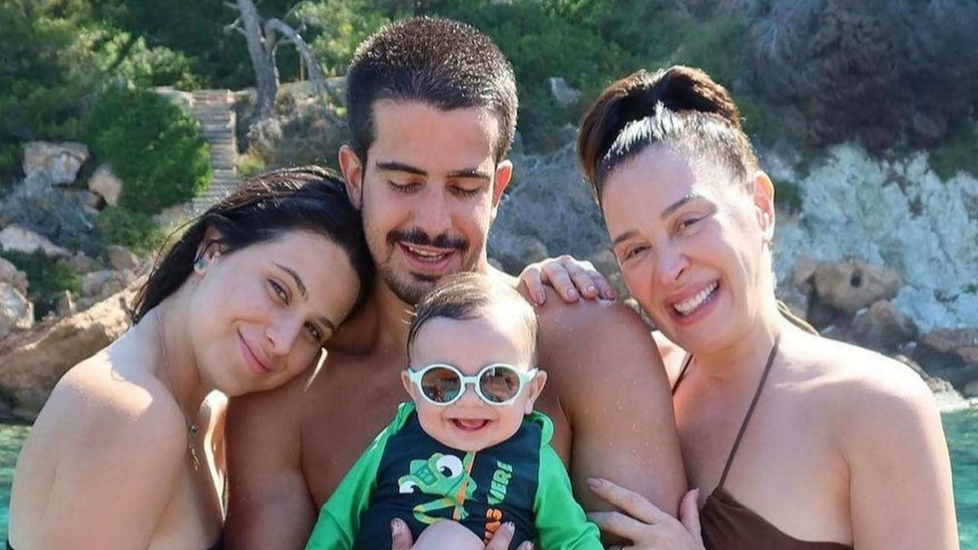 Claudia Raia compara suas maternidades